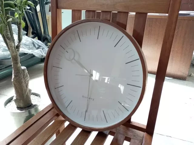 Reloj de pared, de plástico, color madera