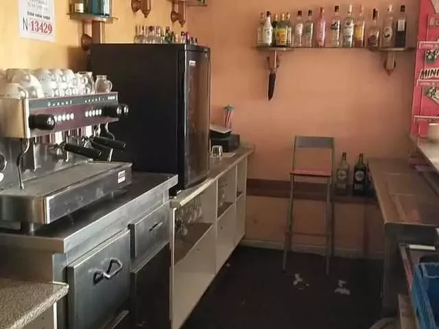 SE ALQUILA O SE VENDE